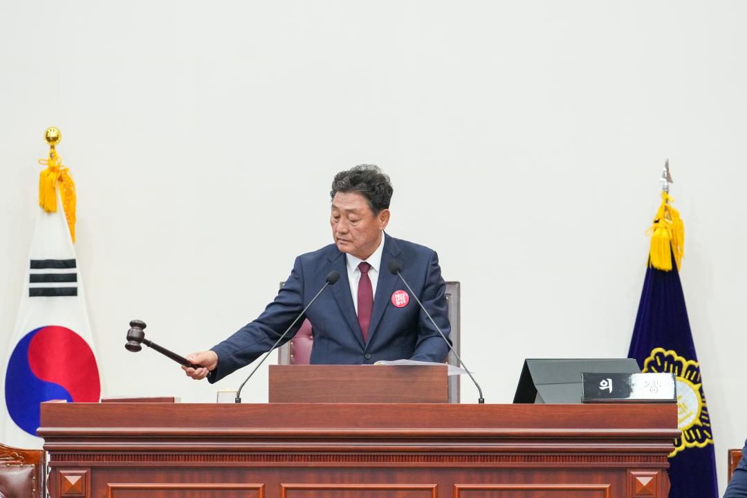 '제283회 경주시의회 임시회 제1차 본회의' 게시글의 사진(2) '20240703_(0153)_제283회 경주시의회 임시회 제1차 본회의_DSC03801.jpg'