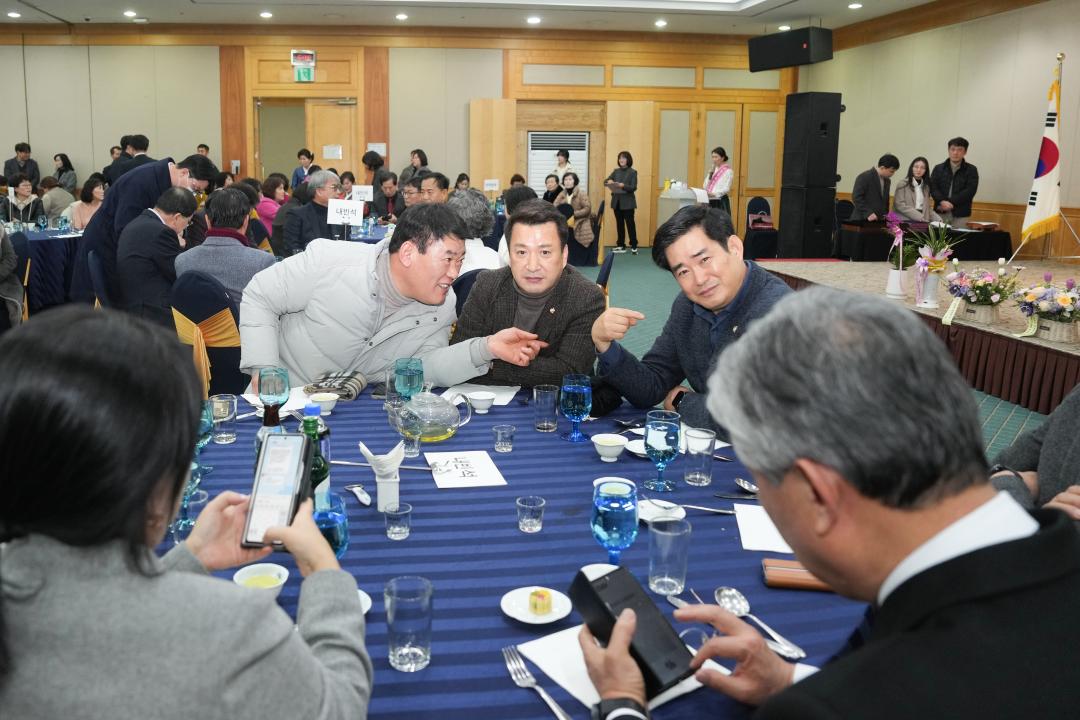 '경주시생활개선회 회장단 이⦁취임식' 게시글의 사진(11) '20250211_경주시생활개선회 회장단 이⦁취임식 (27).jpg'
