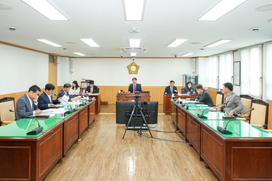 '제282회 경주시의회 제1차 정례회 중 제1차 경제산업위원회' 게시글의 사진(1) '20240610_(0133)_제282회 경주시의회 제1차 정례회 중 제1차 경제산업위원회_DSC07758.jpg'