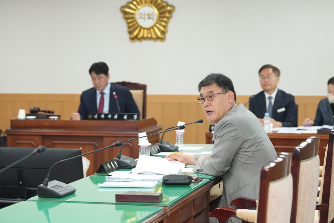'제282회 경주시의회 제1차 정례회 중 제1차 경제산업위원회' 게시글의 사진(14) '20240610_(0260)_제282회 경주시의회 제1차 정례회 중 제1차 경제산업위원회_DSC07900.jpg'