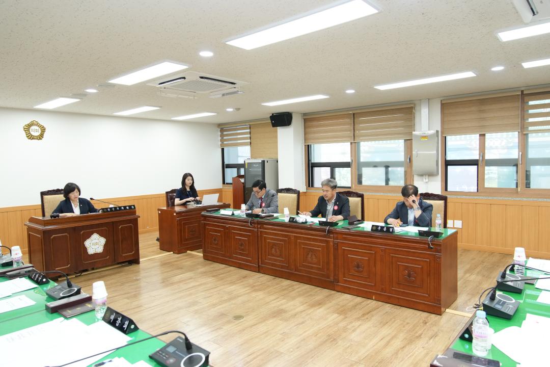 '제282회 경주시의회 제1차 정례회 중 제1차 의회운영위원회' 게시글의 사진(4) '20240610_(0035)_제282회 경주시의회 제1차 정례회 중 제1차 의회운영위원회_DSC07661.jpg'