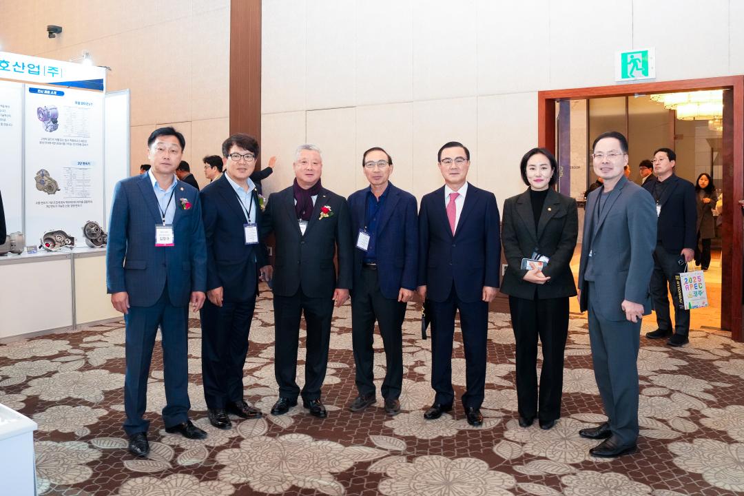 '2024 경북 글로벌 미래 모빌리티 포럼' 게시글의 사진(7) '20241119-2024 경북 글로벌 미래 모빌리티 포럼 (6).jpg'