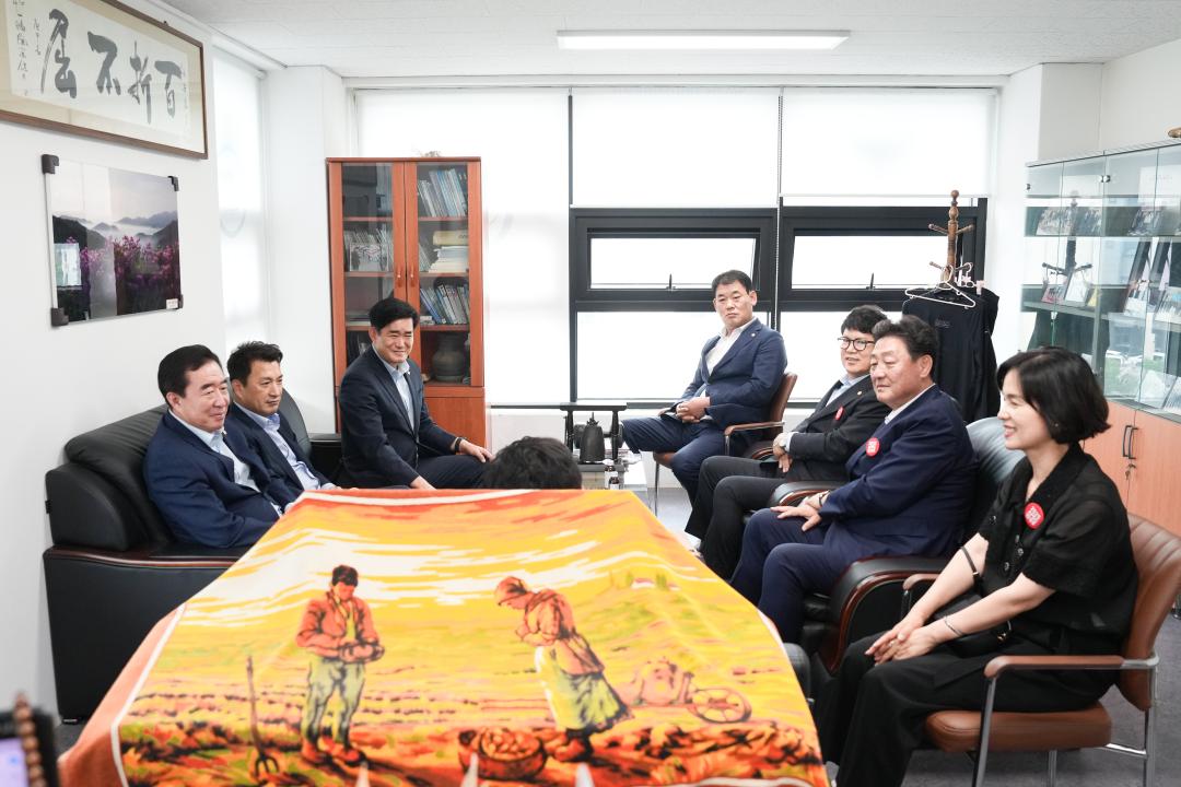 '제9대 후반기 언론사 방문' 게시글의 사진(17) '20240708_ 제9대 후반기 의장단 언론사 방문 9곳 (58).jpg'