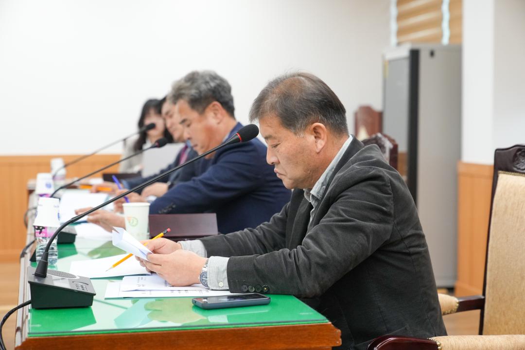 '제279회 경주시의회 제2차 정례회 제2차 의회운영위원회' 게시글의 사진(14) '20231214_(0177)_제279회 경주시의회 제2차 정례회 제2차 의회운영위원회_DSC04773.jpg'