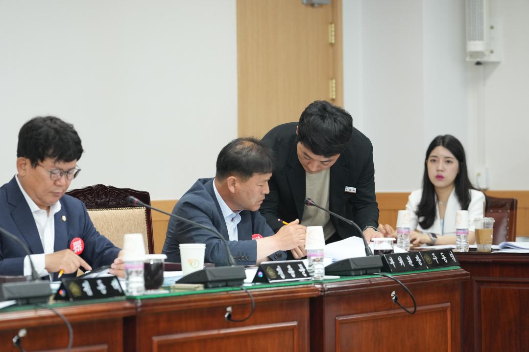 '제282회 경주시의회 제1차 정례회 중 제1차 경제산업위원회' 게시글의 사진(16) '20240610_(0261)_제282회 경주시의회 제1차 정례회 중 제1차 경제산업위원회_DSC07901.jpg'