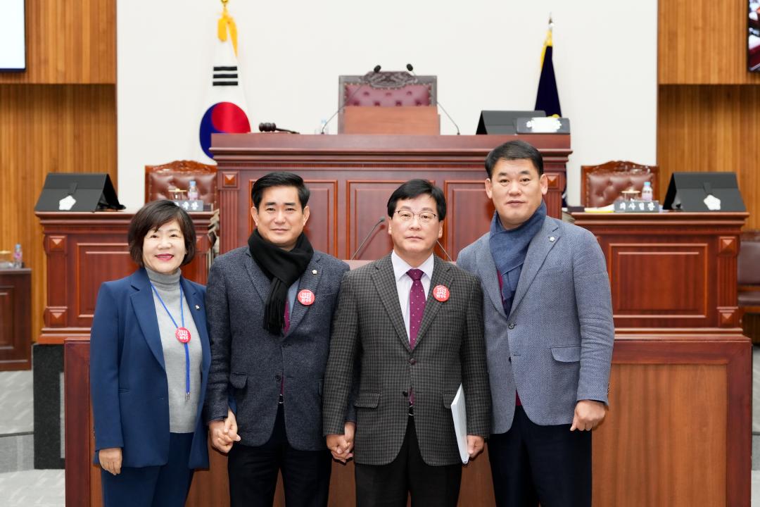 '20231221_ 제279회 경주시의회 제2차 정례회 제4차 본회의' 게시글의 사진(7) '20231221_ 제279회 경주시의회 제2차 정례회 제4차 본회의 (33).jpg'