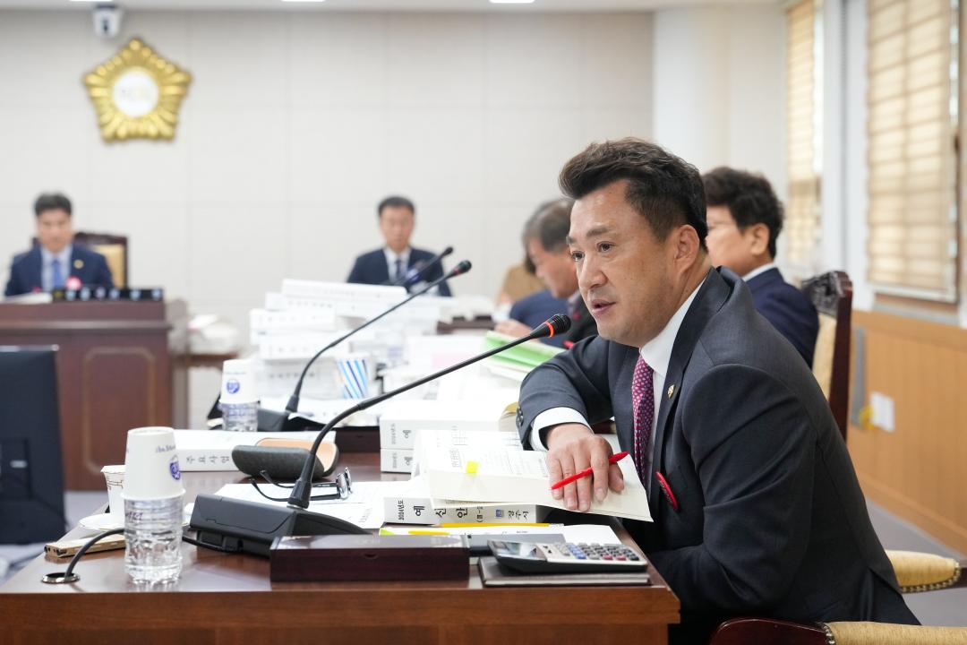 '제279회 경주시의회 제2차 정례회 제1차 예산결산특별위원회' 게시글의 사진(16) '20231206_(0389)_제279회 경주시의회 제2차 정례회 제1차 예산결산특별위원회_DSC02743.jpg'