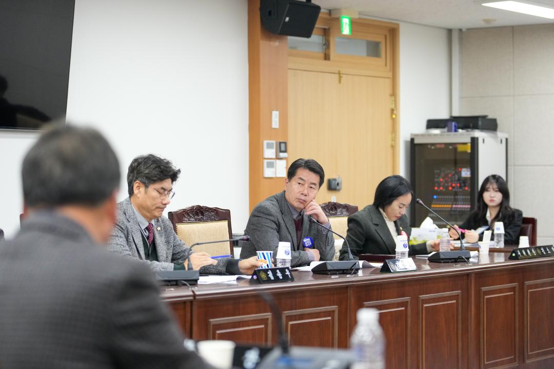'2025 APEC 경주유치지원 특별위원회 간담회' 게시글의 사진(5) '20231124_(0490)_2025 APEC 경주유치지원 특별위원회 간담회_DSC00674.jpg'