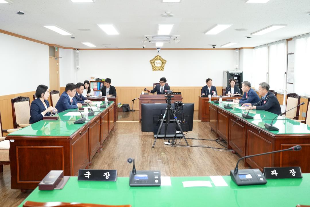 '경제산업위원회 위원장및 부위원장 선출' 게시글의 사진(2) '20240703_ 경제산업위원회  (2).jpg'