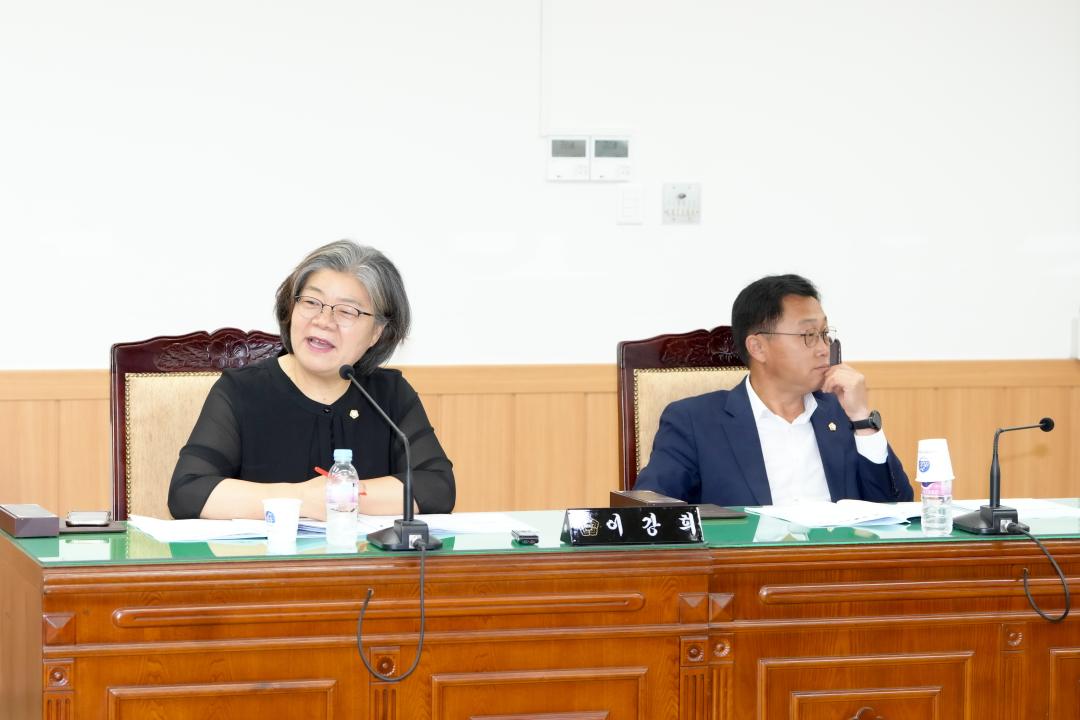 '제276회 경주시의회 제1차 정례회 중 행정사무감사(의회운영위원회)' 게시글의 사진(9) '20230612_ 2023 년도 의회운영위원회 행정사무감사 (58).jpg'