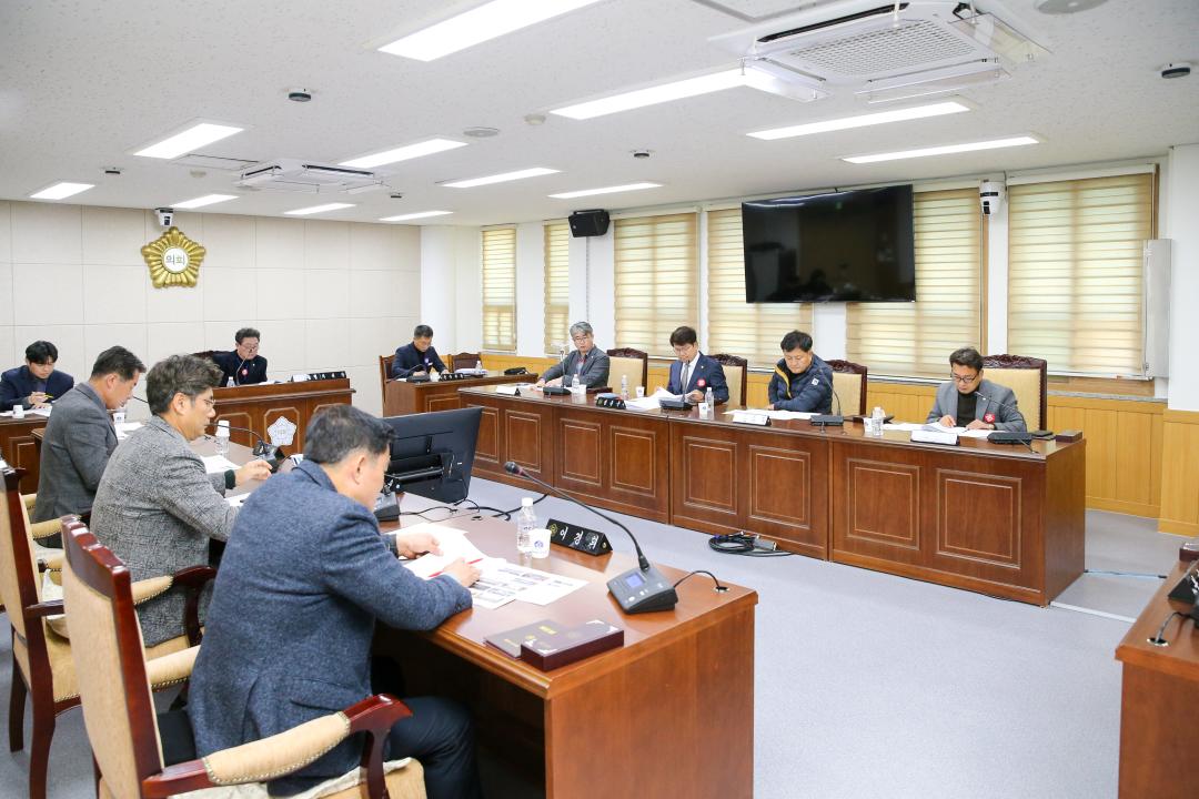 '2025 APEC 경주유치지원 특별위원회 간담회' 게시글의 사진(4) '20231124_(0562)_2025 APEC 경주유치지원 특별위원회 간담회_A21Q3470.jpg'