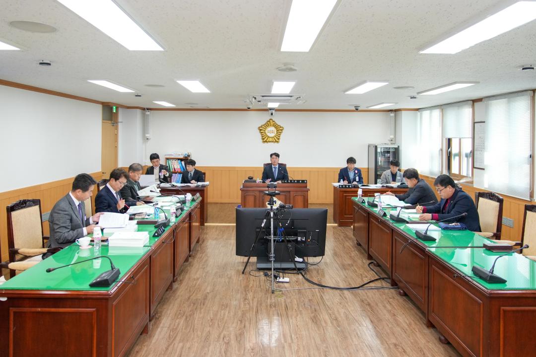 '제279회 경주시의회 제2차 정례회 제1차 경제산업위원회' 게시글의 사진(1) '20231130_(0314)_제279회 경주시의회 제2차 정례회 제1차 경제산업위원회_DSC01776.jpg'