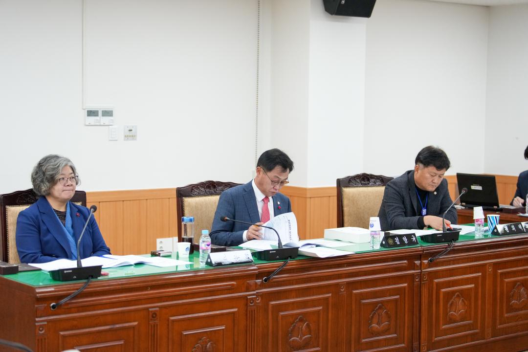 '제279회 경주시의회 제2차 정례회 제1차 의회운영위원회' 게시글의 사진(15) '20231130_(0201)_제279회 경주시의회 제2차 정례회 제1차 의회운영위원회_DSC01666.jpg'