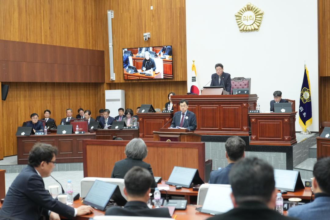 '제287회 경주시의회 제2차 정례회 중 제4차 본회의' 게시글의 사진(15) '20241220_(0163)_제287회 경주시의회 제2차 정례회 중 제4차 본회의_DSC09668.jpg'