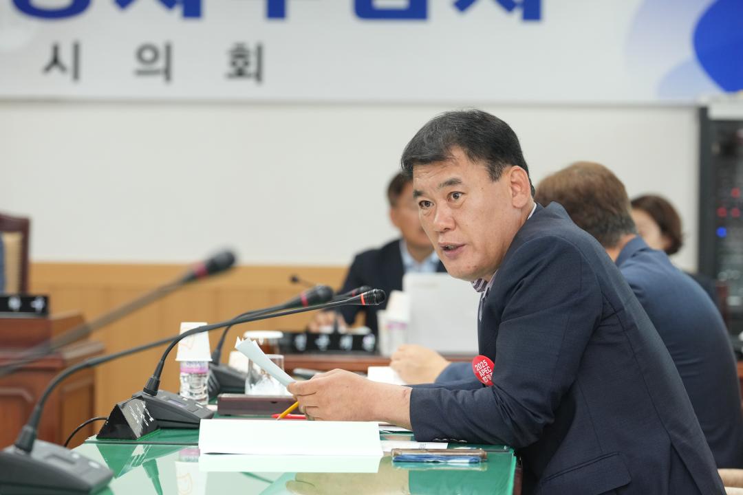 '경제산업위원회 행정사무감사' 게시글의 사진(17) '20240619_(0104)_경제산업위원회 행정사무감사_DSC09290.JPG'