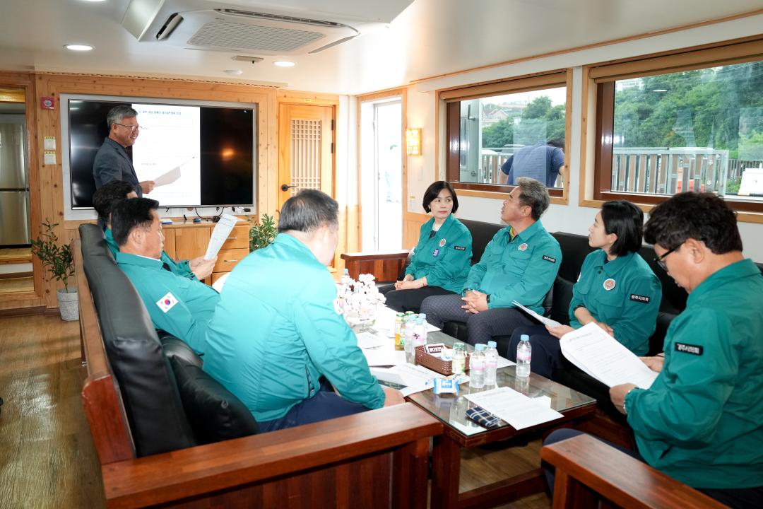 '경제산업위원회 현장방문(해양복합행정성 운영 현황, 나정고운모레해변)' 게시글의 사진(4) '20240719_ 경제산업위원회 현장방문 (10).jpg'