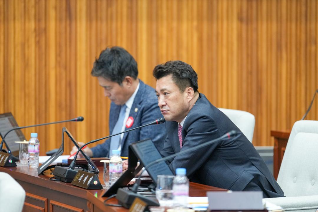 '제279회 경주시의회 제2차 정례회 제3차 본회의' 게시글의 사진(25) '20231220_(0519)_제279회 경주시의회 제2차 정례회 제3차 본회의_DSC06550.jpg'