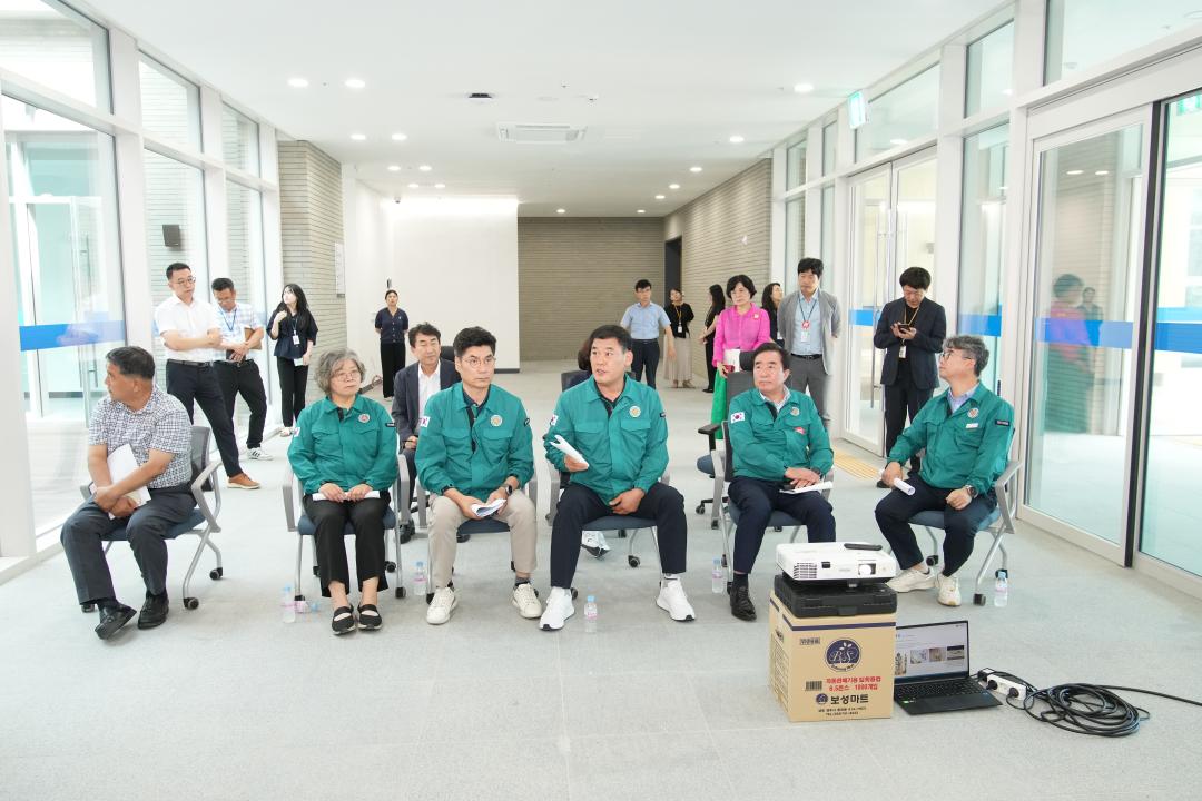 '문화도시위원회 현장방문' 게시글의 사진(8) '20240724_(0132)_문화도시위원회 현장방문(신라금속공예관)_DSC09817.jpg'
