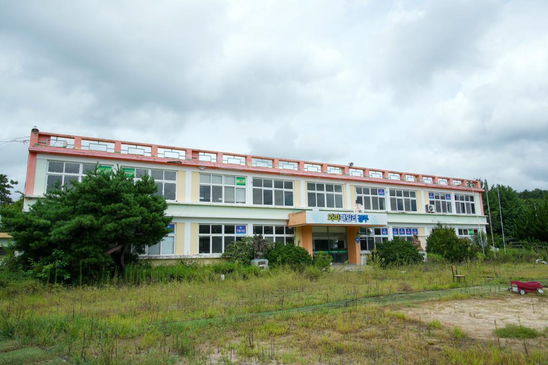 '문화도시위원회 현장방문(경주 라원_예술창작소 부지)' 게시글의 사진(25) '20240821_(0456)_문화도시위원회 현장방문(경주 라원_예술창작소 부지)_DSC08296.jpg'