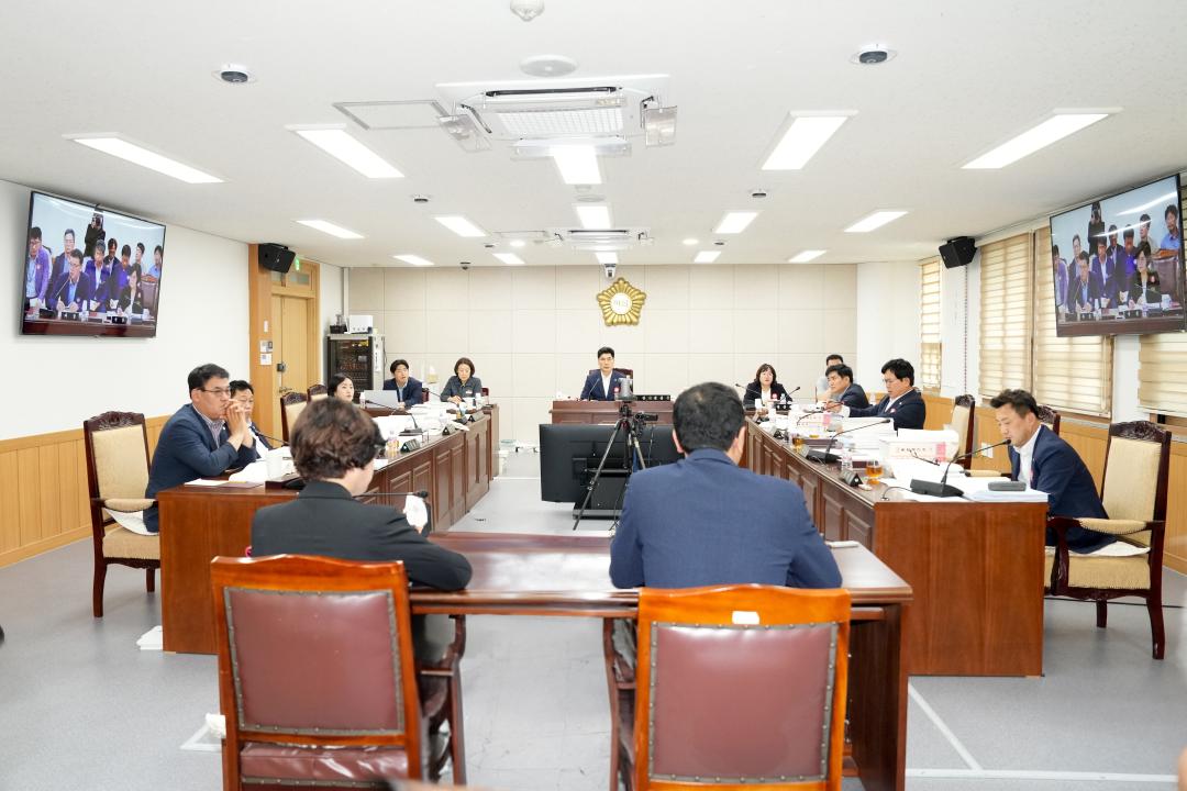 '제282회 경주시의회 제1차 정례회 중 제1차 예산결산특별위원회' 게시글의 사진(2) 'DSC04056qq.jpg'