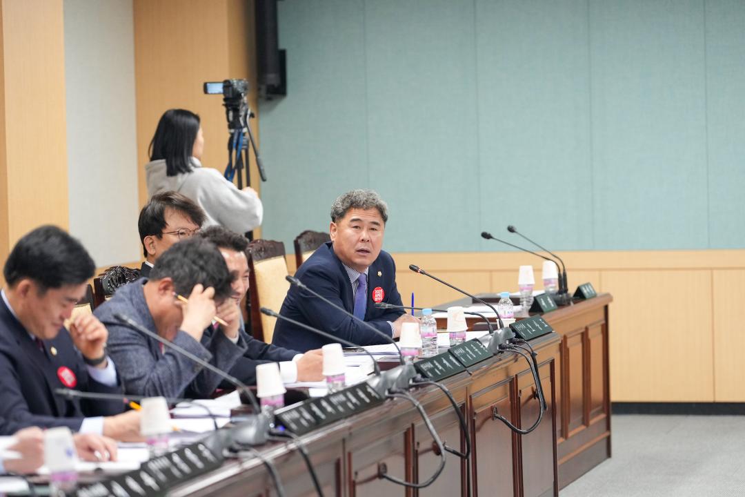 '전체의원 간담회' 게시글의 사진(6) '20240216_(0199)_전체의원 간담회_DSC03827.jpg'