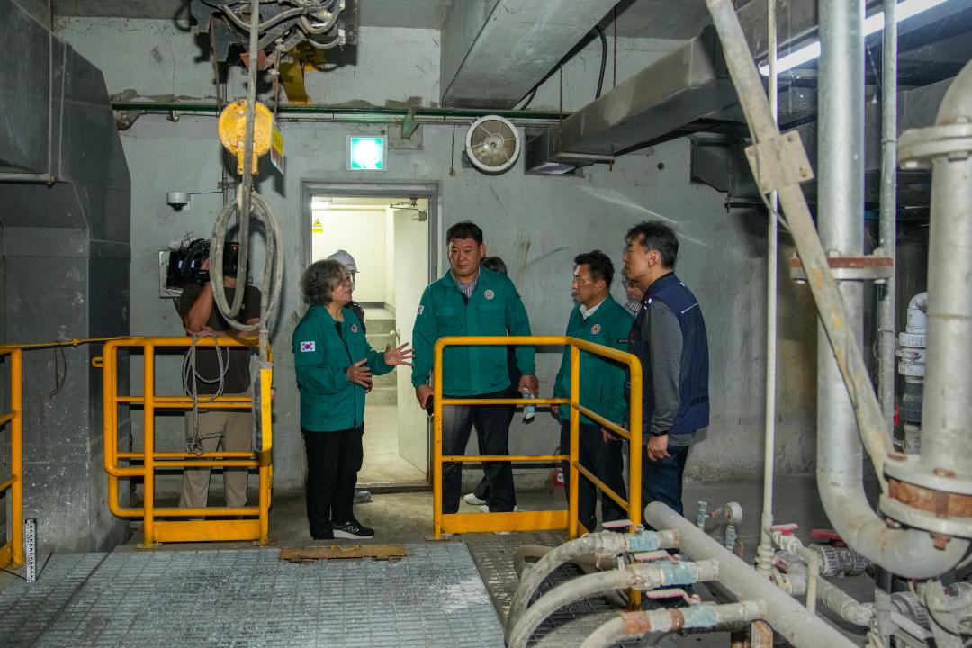 '문화도시위원회 현장방문' 게시글의 사진(4) '20240722_(0026)_문화도시위원회 현장방문(종합자원회수시설)_DSC08742.jpg'