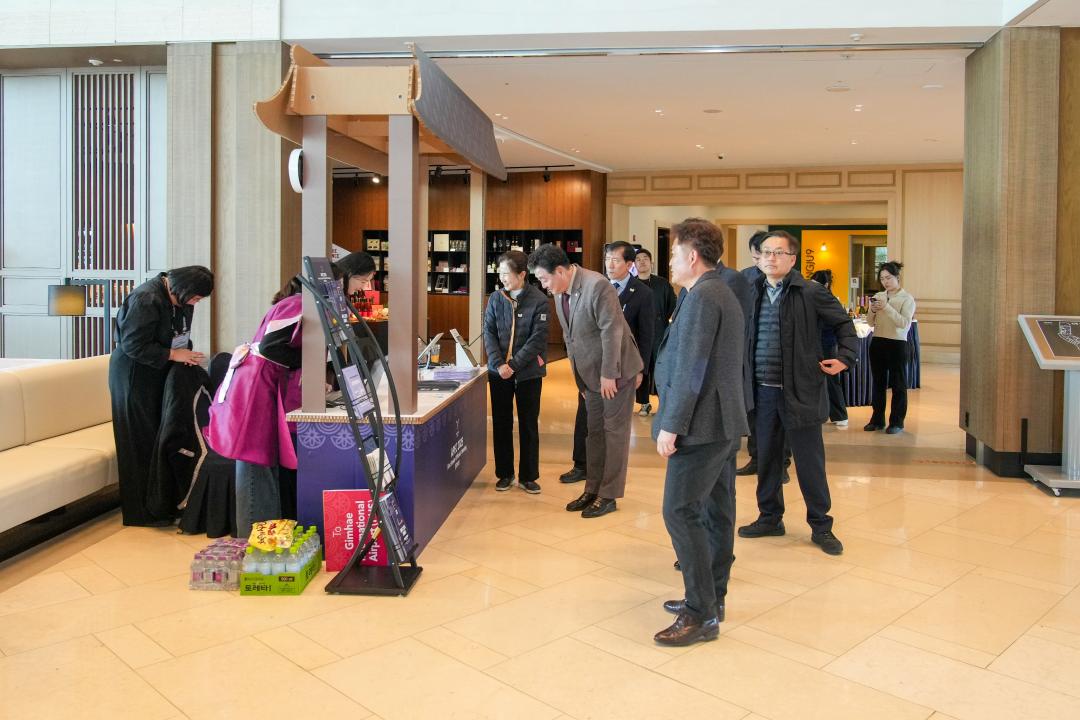 'APEC SOM1 자원봉사자 격려 방문' 게시글의 사진(2) '03 20250228_(0247)_APEC SOM1 자원봉사자 격려 방문_DSC09673.jpg'