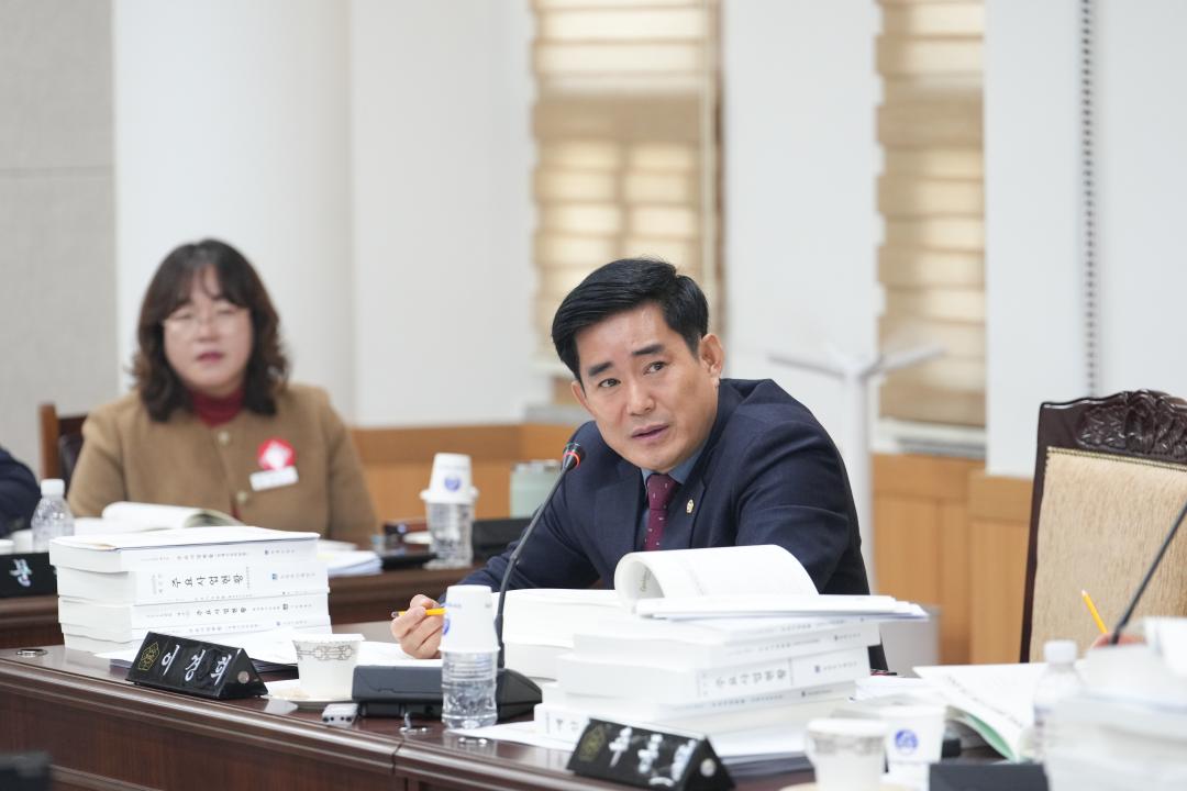 '제279회 경주시의회 제2차 정례회 제1차 예산결산특별위원회' 게시글의 사진(8) '20231206_(0231)_제279회 경주시의회 제2차 정례회 제1차 예산결산특별위원회_DSC02585.jpg'