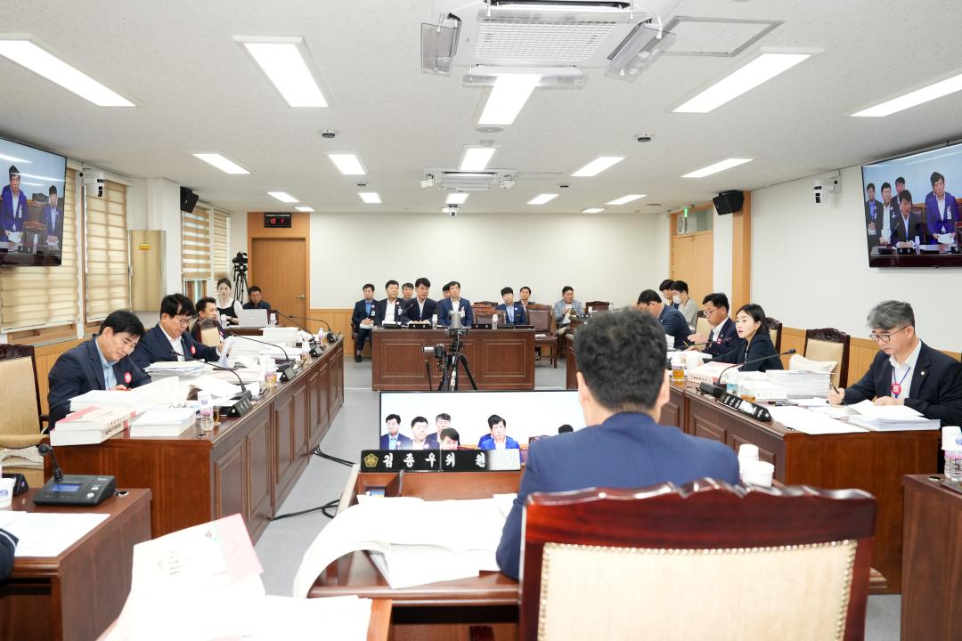 '제282회 경주시의회 제1차 정례회 중 제1차 예산결산특별위원회' 게시글의 사진(17) 'DSC03923.jpg'