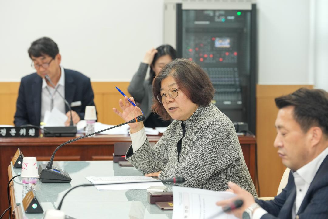 '문화도시위원회 간담회' 게시글의 사진(3) '20250409_(0432)_문화도시위원회 간담회_DSC06383.jpg'
