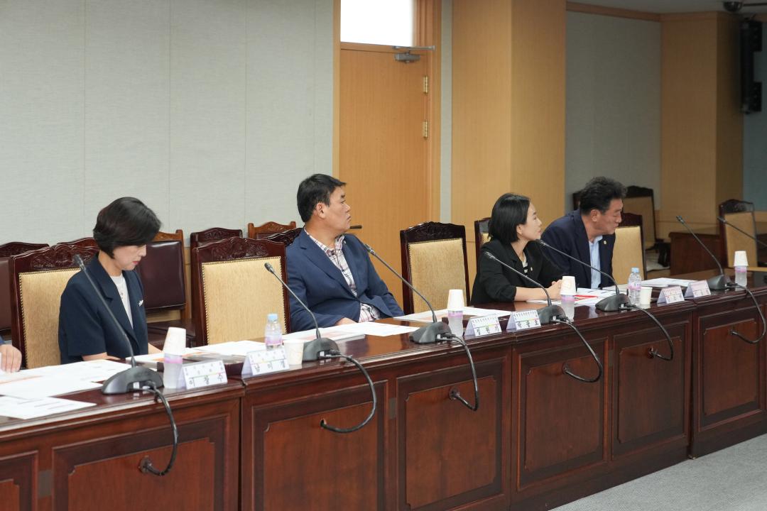 '경주시 행정명칭개편 연구모임 착수보고회' 게시글의 사진(8) '20240913_(0096)_경주시 행정명칭개편 연구모임 착수보고회_DSC03898.jpg'