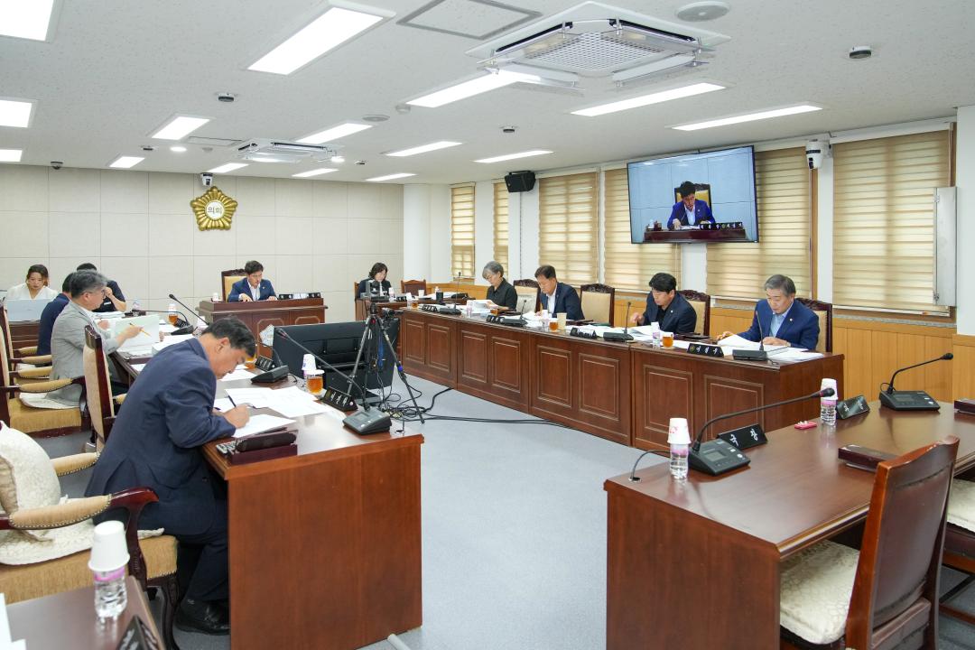 '제284회 경주시의회 임시회 중 제1차 예산결산특별위원회' 게시글의 사진(3) '20240829_(0046)_제284회 경주시의회 임시회 중 제1차 예산결산특별위원회_DSC00288.jpg'