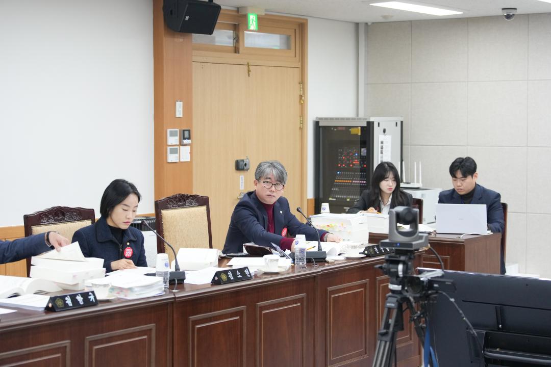'제279회 경주시의회 제2차 정례회 제1차 예산결산특별위원회' 게시글의 사진(5) '20231206_(0174)_제279회 경주시의회 제2차 정례회 제1차 예산결산특별위원회_DSC02528.jpg'