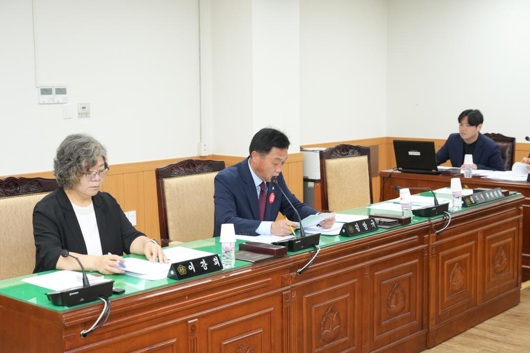 '제282회 경주시의회 제1차 정례회 중 제1차 의회운영위원회' 게시글의 사진(3) '20240610_(0007)_제282회 경주시의회 제1차 정례회 중 제1차 의회운영위원회_DSC07633.jpg'