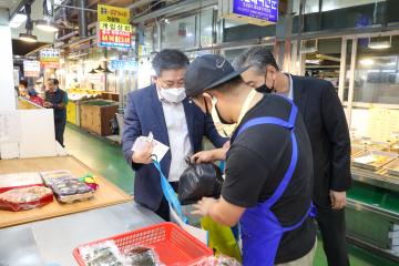 추석맞이 재래시장 상인 격려 